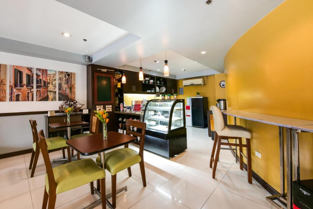 Festive Hotel Makati Paco Экстерьер фото