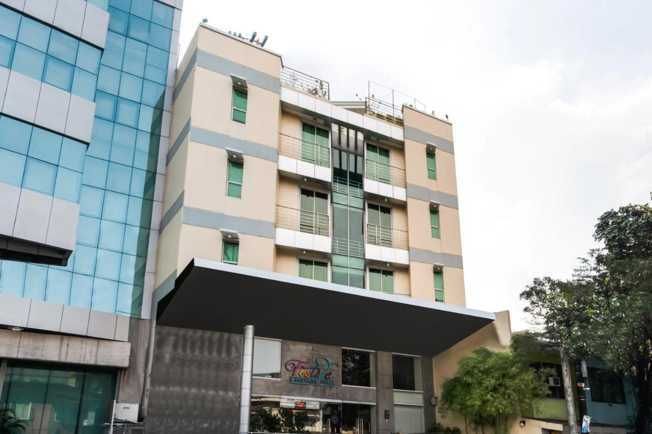 Festive Hotel Makati Paco Экстерьер фото