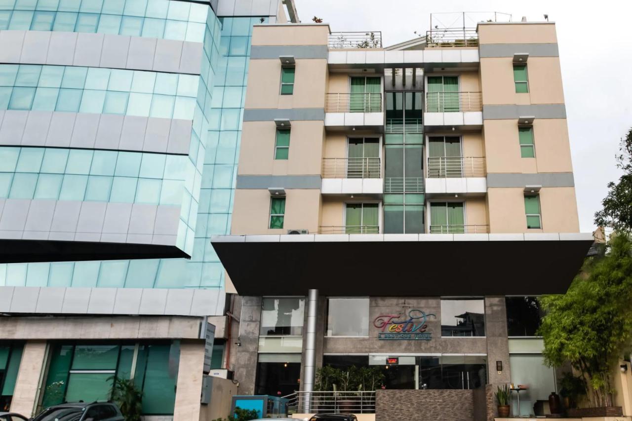 Festive Hotel Makati Paco Экстерьер фото