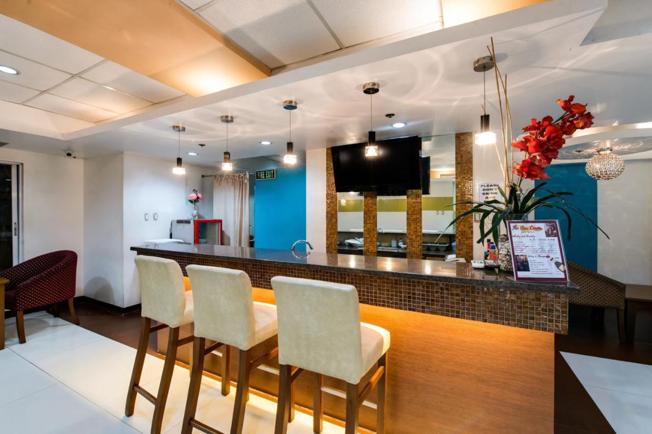 Festive Hotel Makati Paco Экстерьер фото