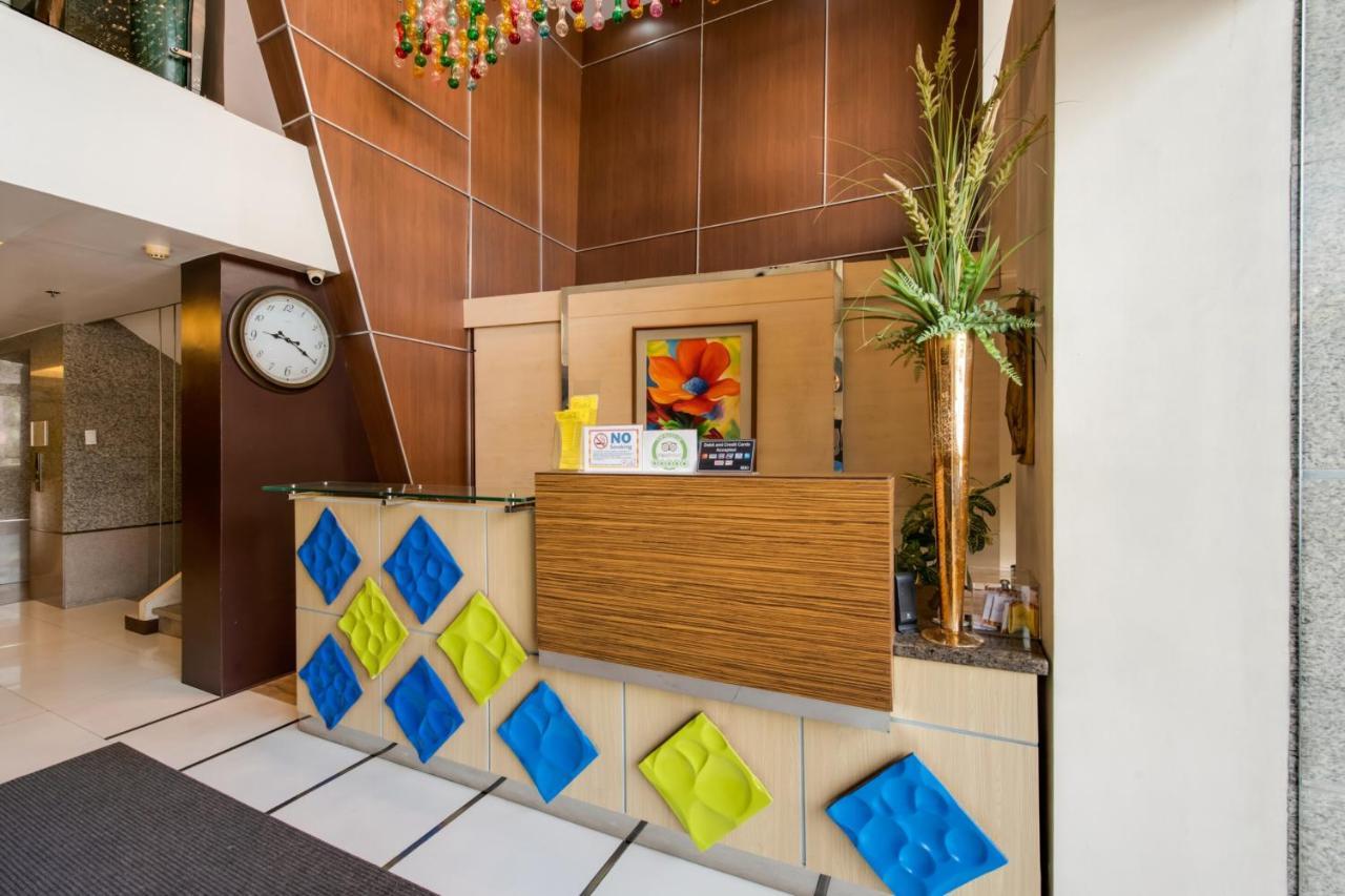 Festive Hotel Makati Paco Экстерьер фото