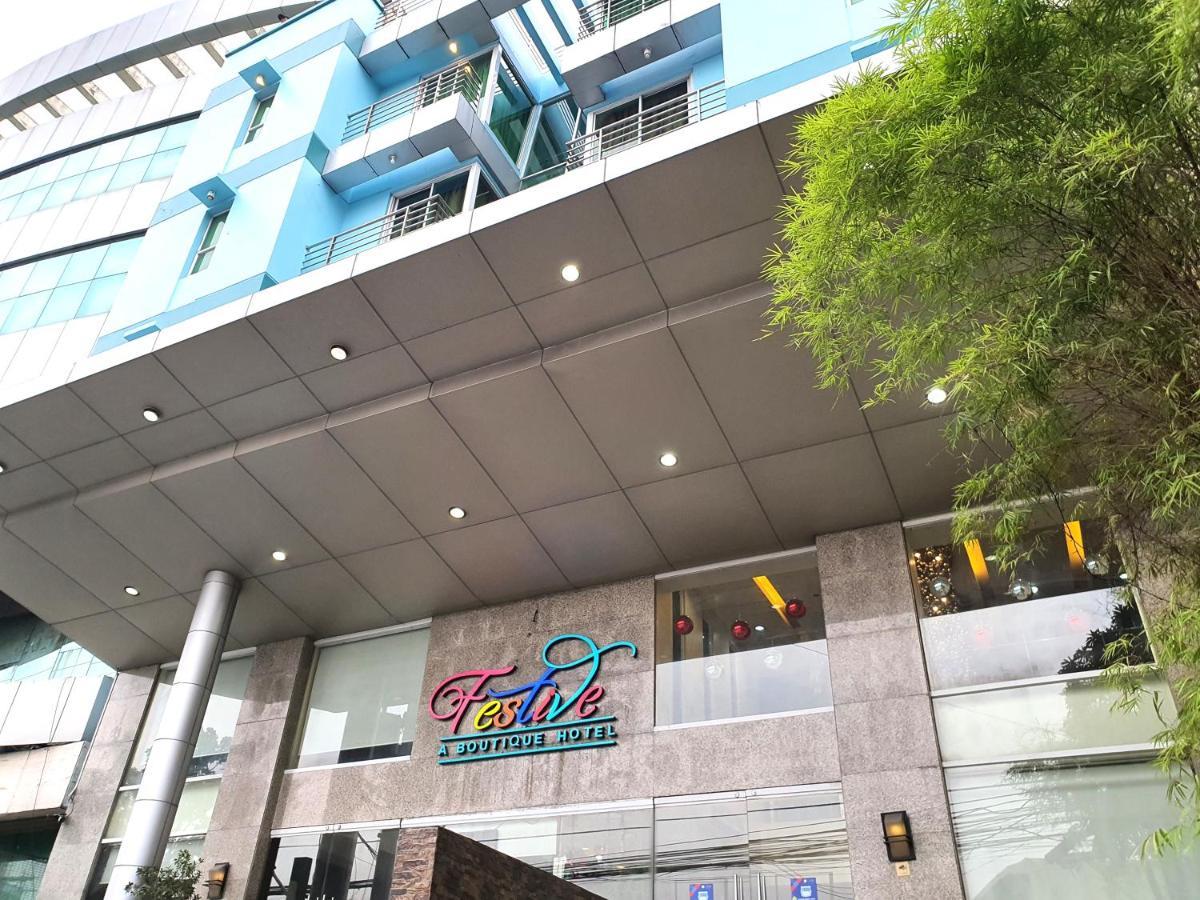 Festive Hotel Makati Paco Экстерьер фото