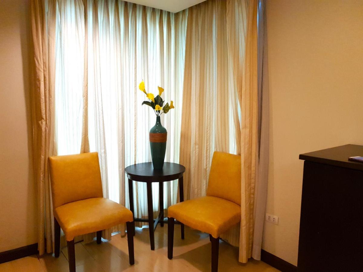 Festive Hotel Makati Paco Экстерьер фото