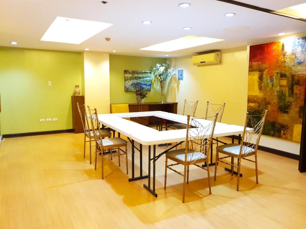 Festive Hotel Makati Paco Экстерьер фото