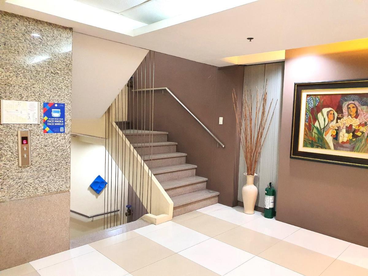 Festive Hotel Makati Paco Экстерьер фото