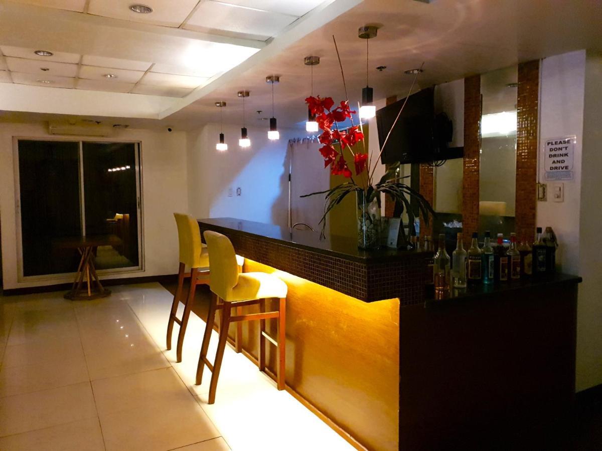 Festive Hotel Makati Paco Экстерьер фото