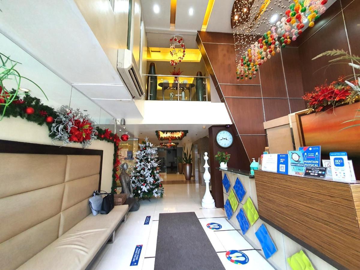 Festive Hotel Makati Paco Экстерьер фото
