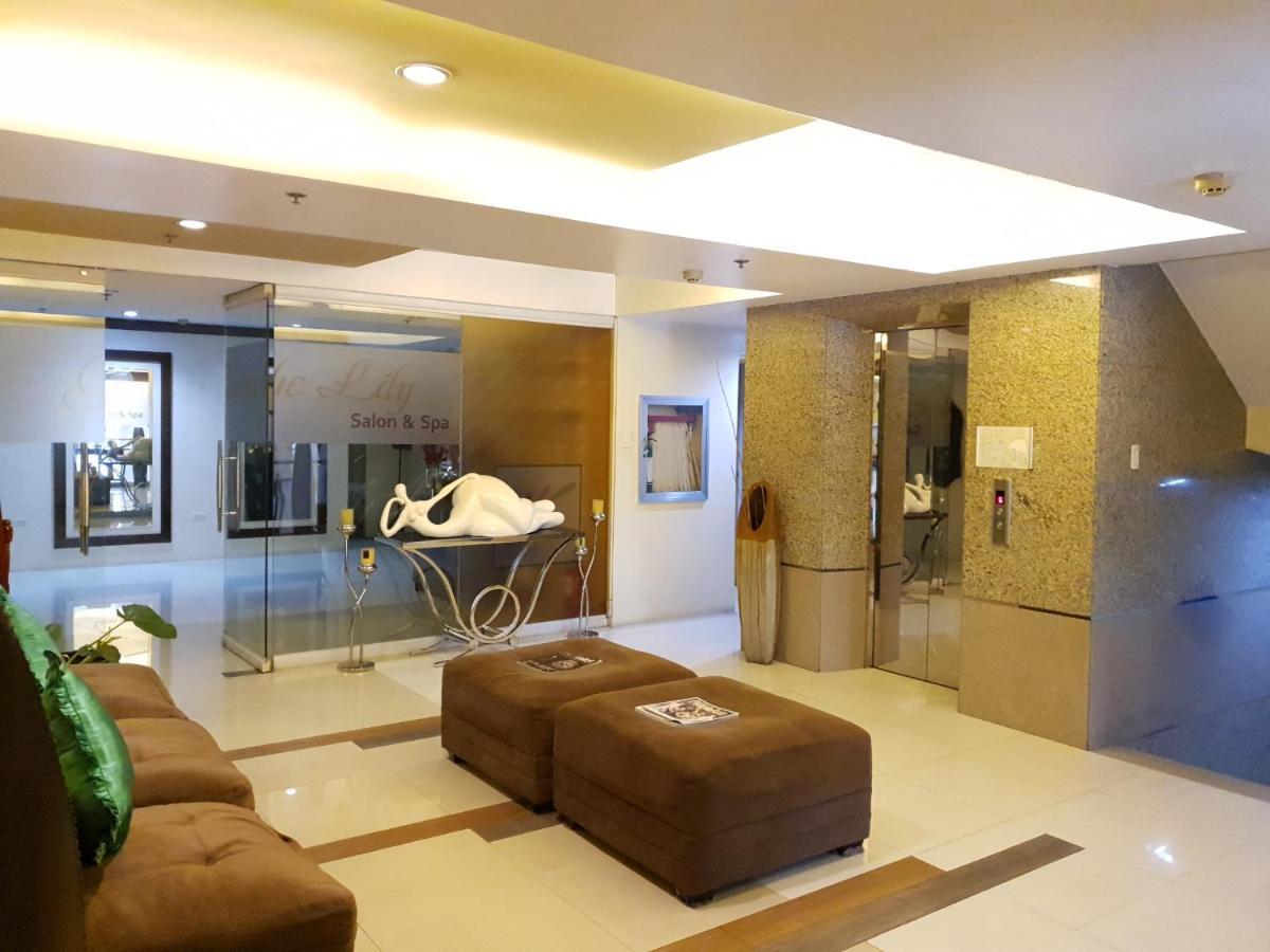 Festive Hotel Makati Paco Экстерьер фото