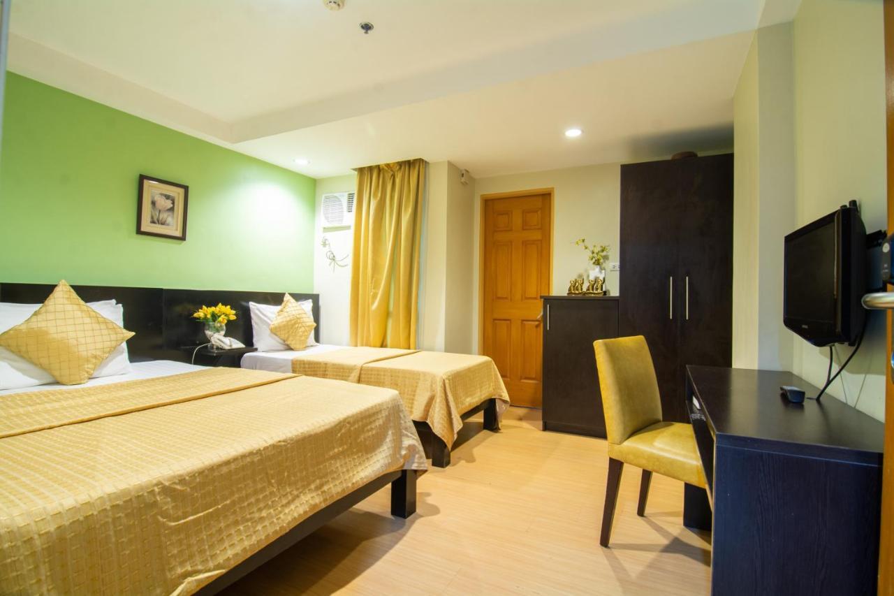 Festive Hotel Makati Paco Экстерьер фото